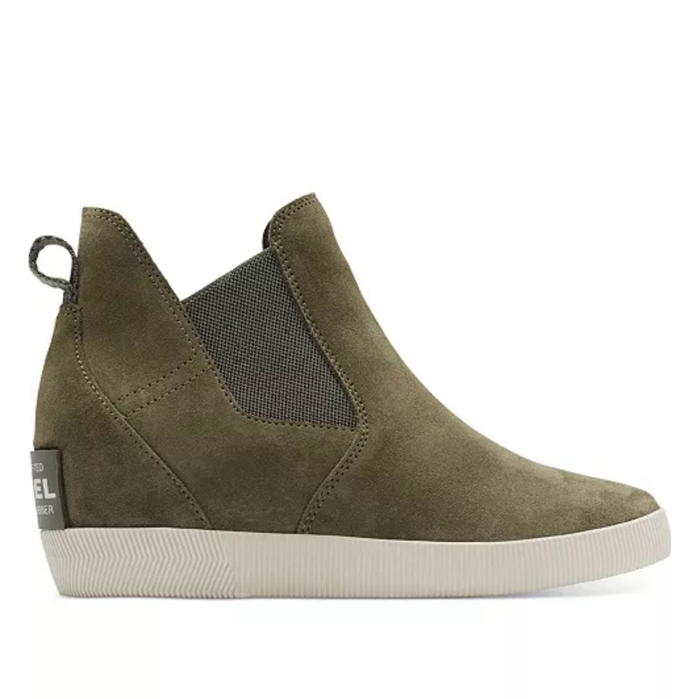 EUC Sorel Out N About II wedge sneaker - size 9 - olive